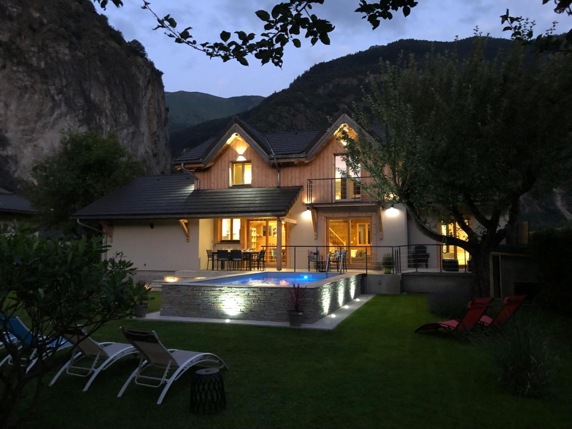 Chalet Barbara With Swimming Pool In The Heart Of Oisans เลอบูร์-เดอัวซ็อง ภายนอก รูปภาพ